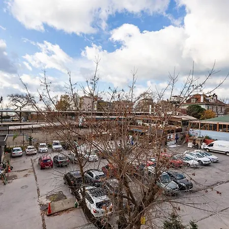 Lovely Near Marmaray And Caddebostan Coast In Kadikoy