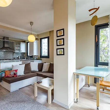 Lovely Near Marmaray And Caddebostan Coast In Kadikoy *